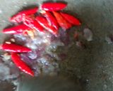 Foto langkah ke 4 dari resep Sayur bening daun singkong dan sambal.