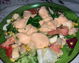Foto del paso 5 de la receta: Ensalada de pollo y salsa rosa
