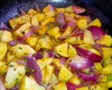A picture of step 3 of Aloo Pyaz Ki Sabzi.