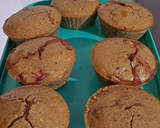 Foto del paso 4 de la receta: Muffin de harina integral con frutilla y coco