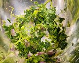 Hình bước làm 1 của món Bún gà lá é 🐔🌿