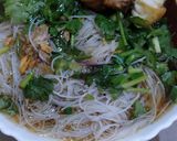 รูปขั้นตอนการทำที่ 8 ของ ก๋วยเตี๋ยวไก่พะโล้เส้นหมี่