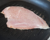 Foto del paso 1 de la receta: Sushi de pollo, palta y queso