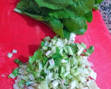 Foto del paso 1 de la receta: Revuelto sin huevos de acelgas tiernas, puerros y berenjenas