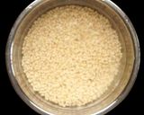 A picture of step 1 of Urad dal ponda.