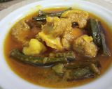 A picture of step 5 of Beef Ladyfinger curry.