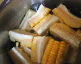 Foto langkah ke 2 dari resep Sayur Jagung Manis Temu Kunci.