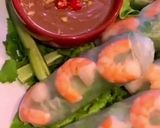 A picture of step 15 of Vietnamese rice pepper rolls with prawns and pork.