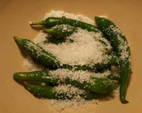 Foto del paso 2 de la receta: Piparras en salazón y maceradas en vinagre balsámico y blanco