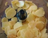Une image de l'étape 3 de Tarte aux chipolatas et pommes de terre au Cook Expert.