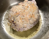 Foto del paso 2 de la receta: Redondo de pavo en salsa