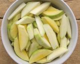 Foto langkah ke 2 dari resep Asinan Mangga.