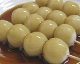 A picture of step 2 of Mitarashi Dango.