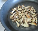 A picture of step 5 of Lettuce and Mushroom Rice Flour Crepes.