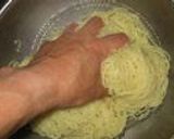 A picture of step 3 of Hiyashi Chuuka (Chilled Chinese-Style Noodles).