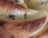 Gluténmentes túrós-mazsolás kuglóf recept fázis 5 fotója