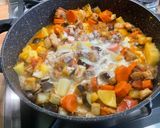 Une image de l'étape 25 de Sauté de porc mijoté au curry avec des légumes.