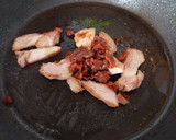 Foto del paso 2 de la receta: Fesolets salteados con secreto ibérico y tomate seco