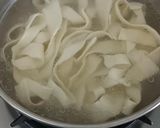 A picture of step 4 of Homemade capsicum Fattuccine pasta.