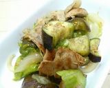 A picture of step 3 of Stir-Fried Pork, Lettuce and Eggplant with Miso.