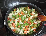 Foto del paso 1 de la receta: Rabas de merluza con menestra de verduras