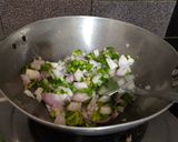 A picture of step 2 of Veg noodles.
