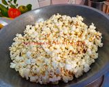 Foto langkah ke 3 dari resep POPCORN CARAMEL homemade.