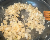Foto del paso 2 de la receta: Salchichas frescas en salsa