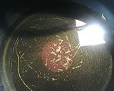 A picture of step 2 of Chives oil, homemade.