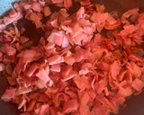 Foto del paso 2 de la receta: Ensalada de espinacas con tocino y champiñones