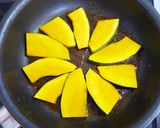 A picture of step 9 of Kabocha Squash Cake in a Frying Pan.