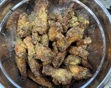 A picture of step 3 of Easy Lemon Pepper Wings.