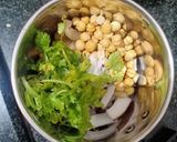 A picture of step 2 of Coconut chutney.