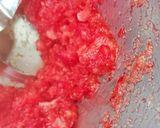 Foto del passaggio 1 della ricetta Gelato di kefir alle fragole