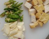 Foto langkah ke 1 dari resep Tumis Chaisin tahu tauge.