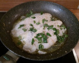 Foto del paso 2 de la receta: Filete de merluza al ajillo