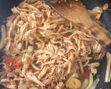 Foto langkah ke 5 dari resep Ayam suwir bumbu merah.