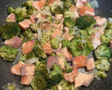 Foto del paso 3 de la receta: Espaguetis con salmón y brócoli - Receta de batch cooking