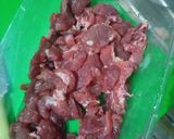 Foto langkah ke 1 dari resep Daging Sapi Goreng Ketumbar.