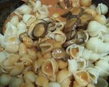 Foto del paso 4 de la receta: Pasta caracol con champiñones y queso parmesano