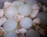 A picture of step 4 of Soft Stewed Chicken and Daikon Radish.