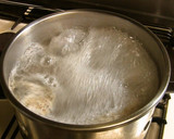 A picture of step 1 of Pork Backbone Soup Stock.