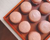 Hình bước làm 8 của món Macaron với kem bơ