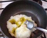 A picture of step 1 of (All-Purpose Italian) Onion-Based Tomato Sauce.