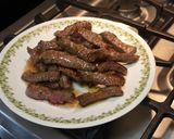 Foto del paso 2 de la receta: Lomo saltado con brócoli y pimiento morrón rojo