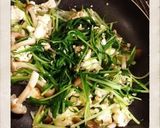 A picture of step 3 of [Silken Tofu] Stir-Fried Mizuna Greens.