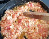 Foto del paso 4 de la receta: Tostas de strapatsada