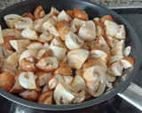 Foto del paso 1 de la receta: Entrecot al roquefort con guarnición🥩🥔🍄