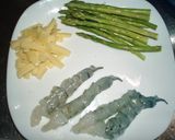 A picture of step 2 of Easy Shrimp and Asparagus Salad Spring Rolls.