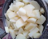 A picture of step 1 of Kalonji walay Aloo.